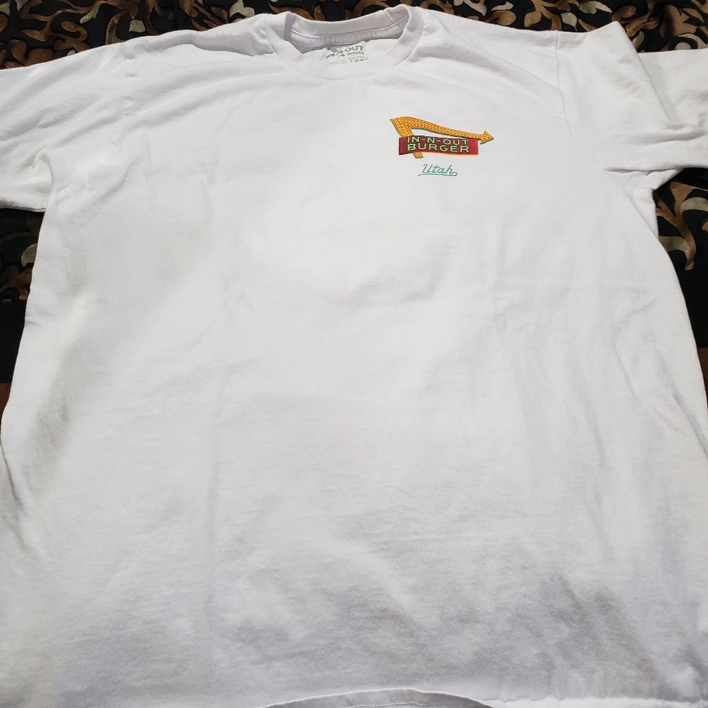 Inn & out womens medium shirt
